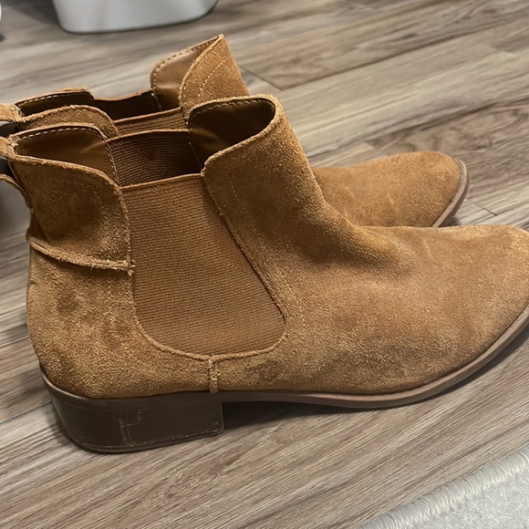 Steve Madden Suede Tan Booties - Picture 3 of 4